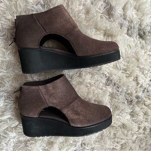 Volatile Bianca Wedge Bootie Shoes Women’s Size 8 brown